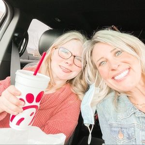 Meet your Posher, Cami